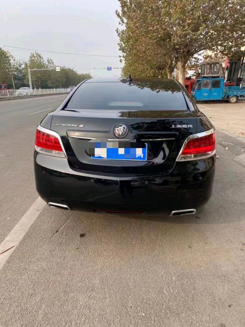 枣庄13年别克君越8