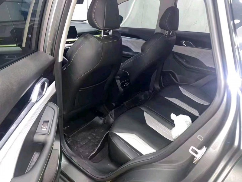 淮南22年吉利缤越7