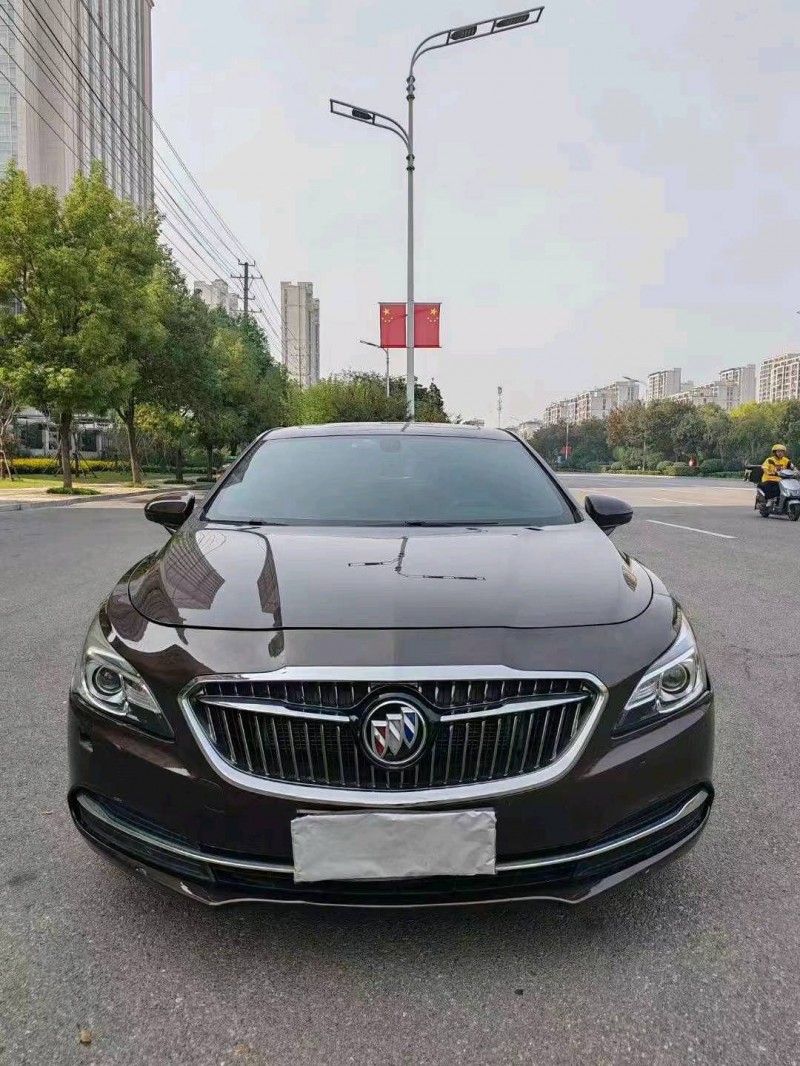 淮南16年别克君越1