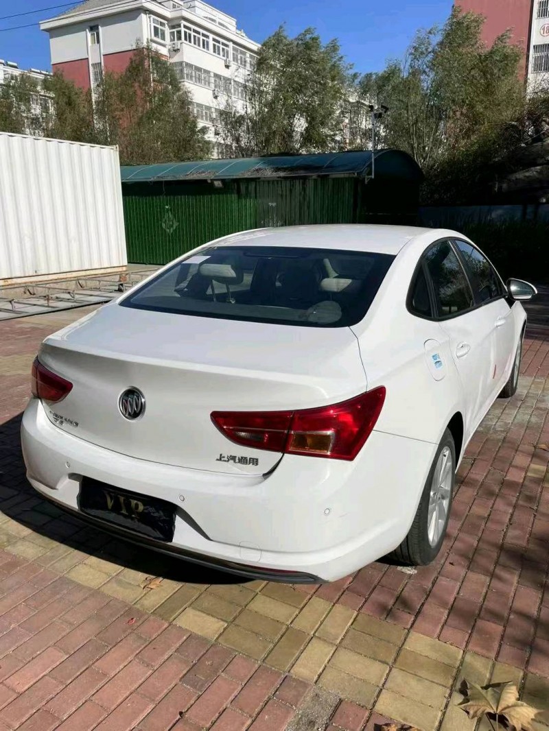 东营18年别克威朗5