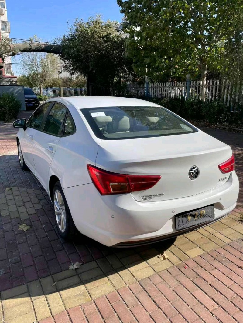 东营18年别克威朗6