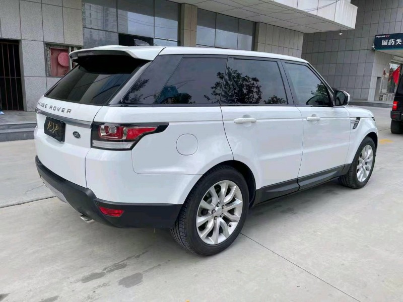 东营17年路虎揽胜8