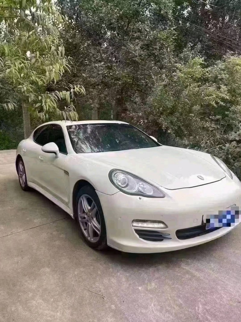 临沂11年保时捷帕拉梅拉3