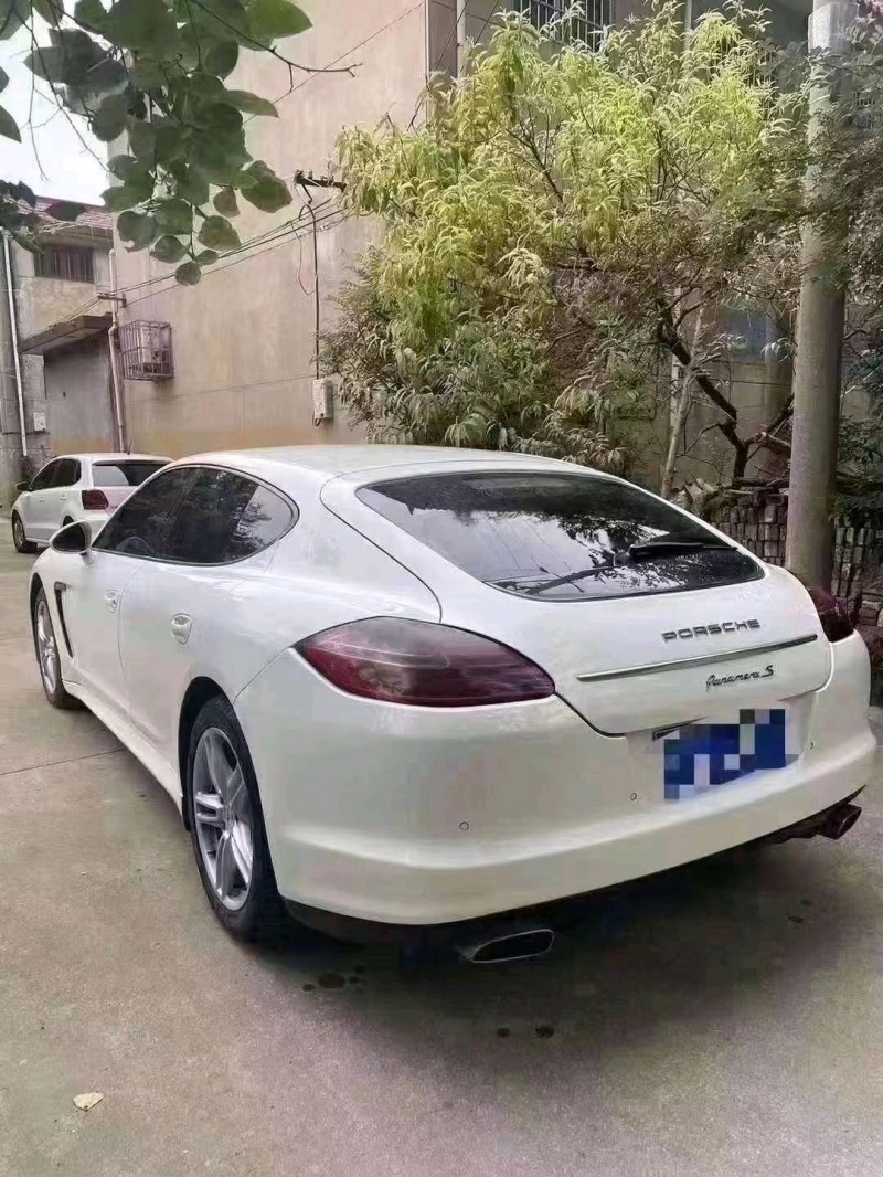 临沂11年保时捷帕拉梅拉6