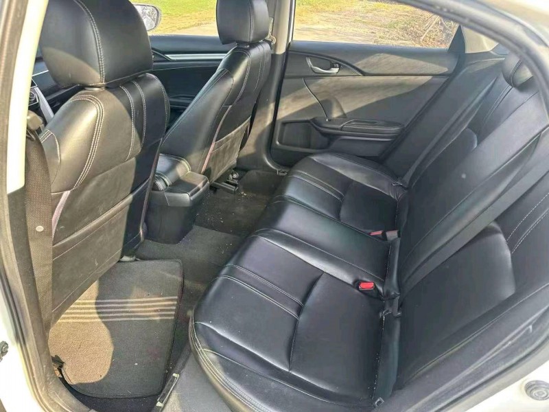 汕头17年本田思域9