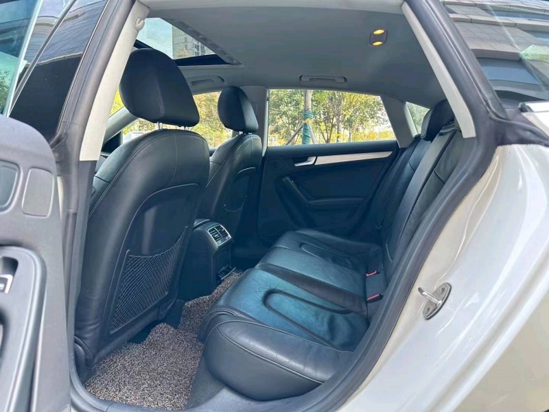 济宁14年奥迪A54