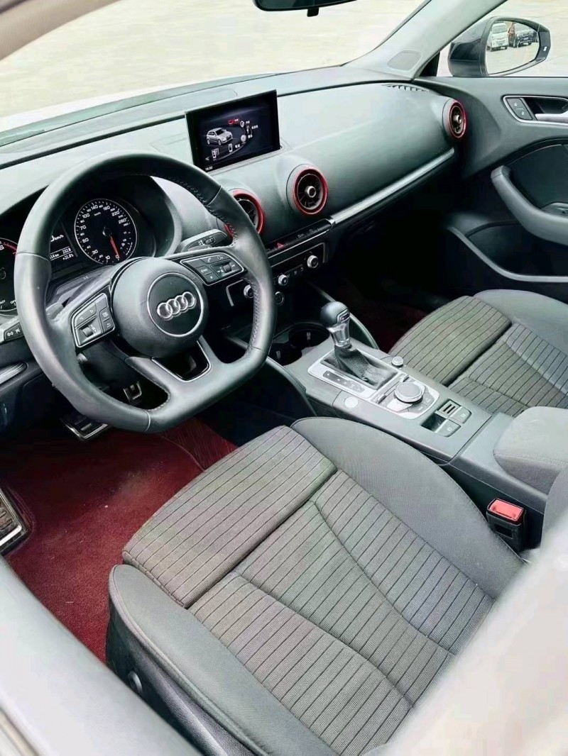 济宁21年奥迪A33