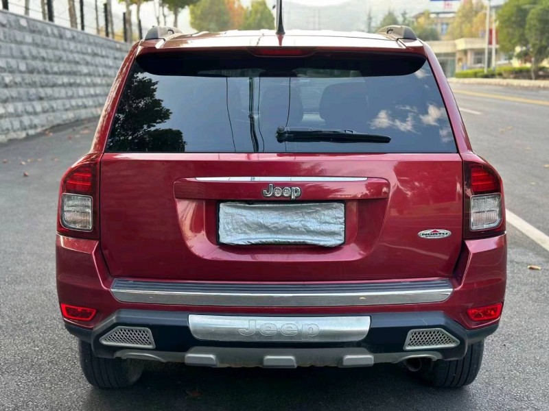 济宁14年Jeep指南者9