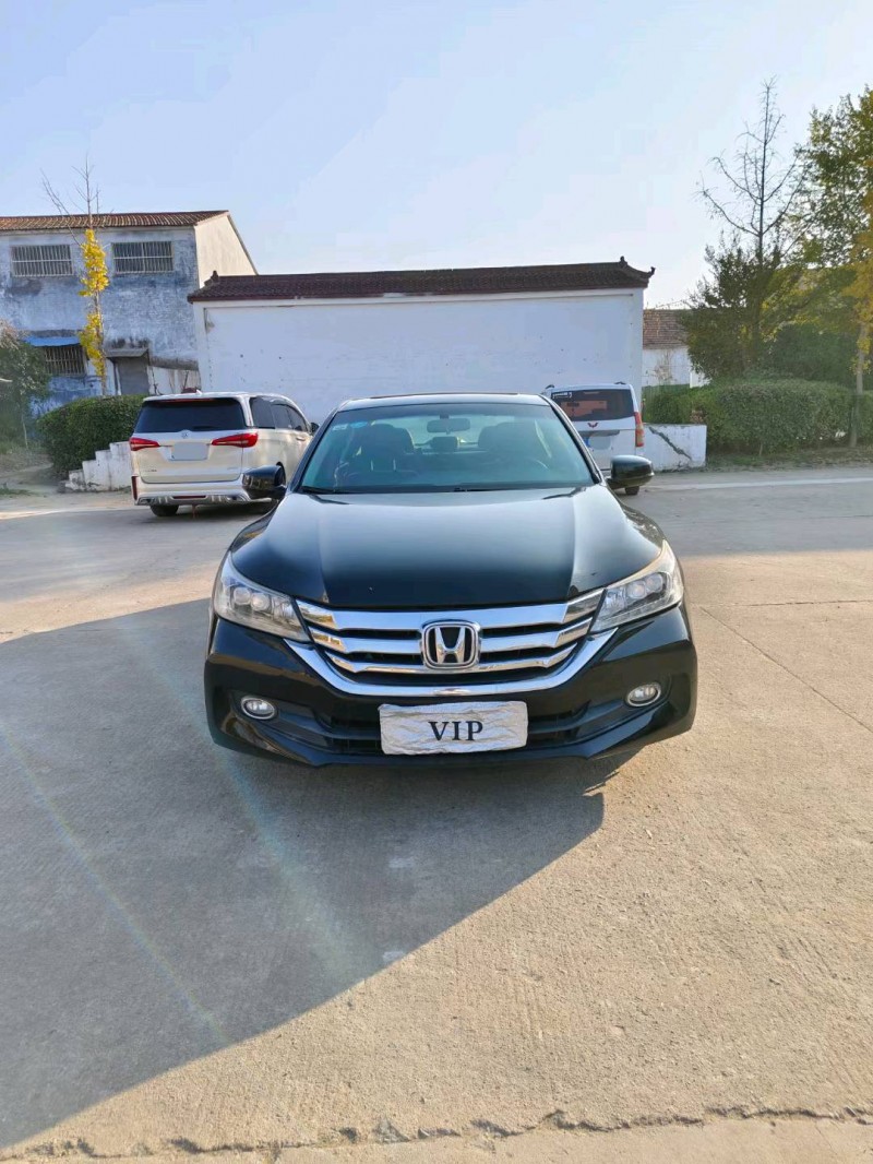 徐州16年本田雅阁1