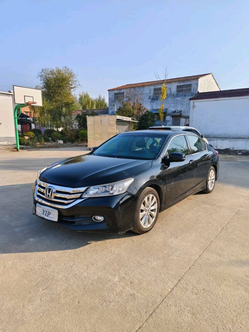 徐州16年本田雅阁3