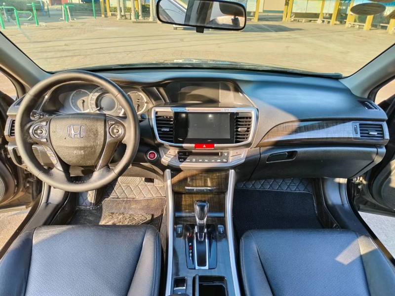 徐州16年本田雅阁6