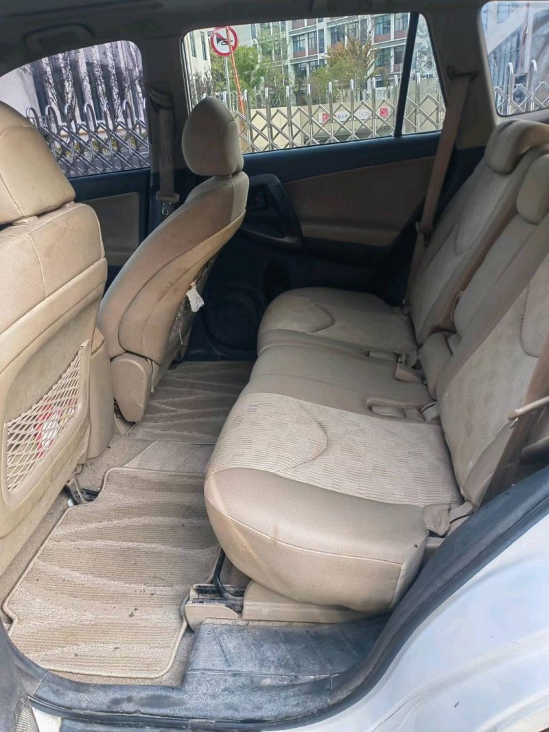 苏州12年丰田RAV45