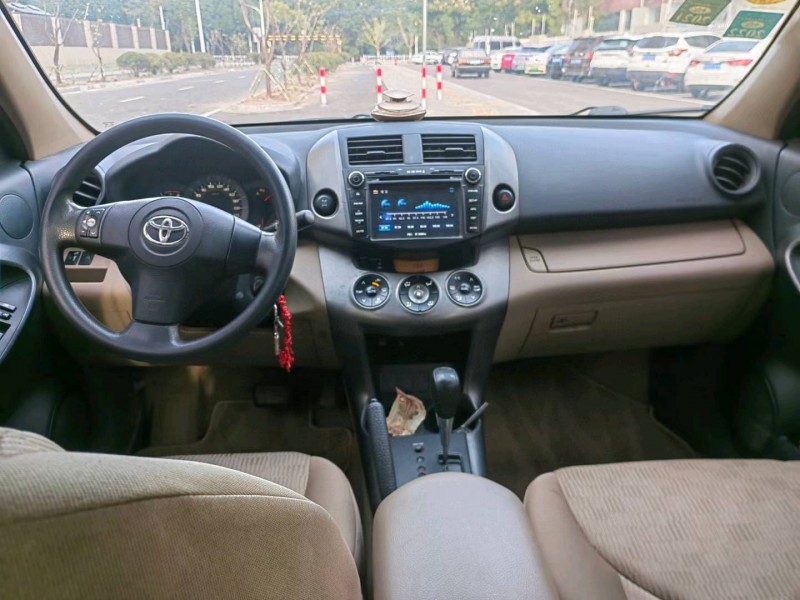 苏州12年丰田RAV46