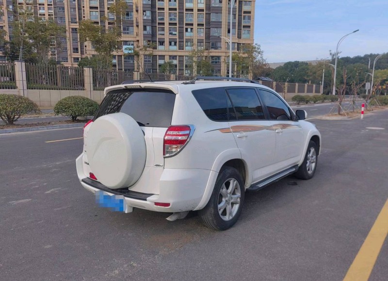 苏州12年丰田RAV47