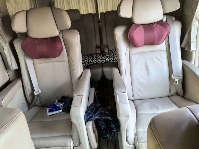 郑州11年丰田埃尔法3