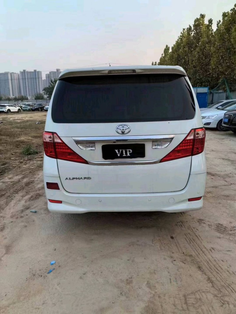 郑州11年丰田埃尔法5