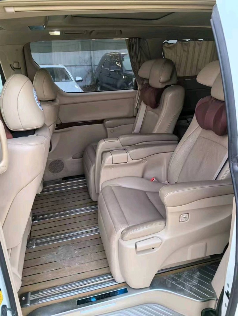 郑州11年丰田埃尔法6