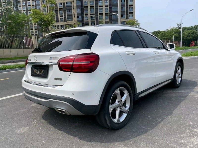 苏州18年奔驰GLA7