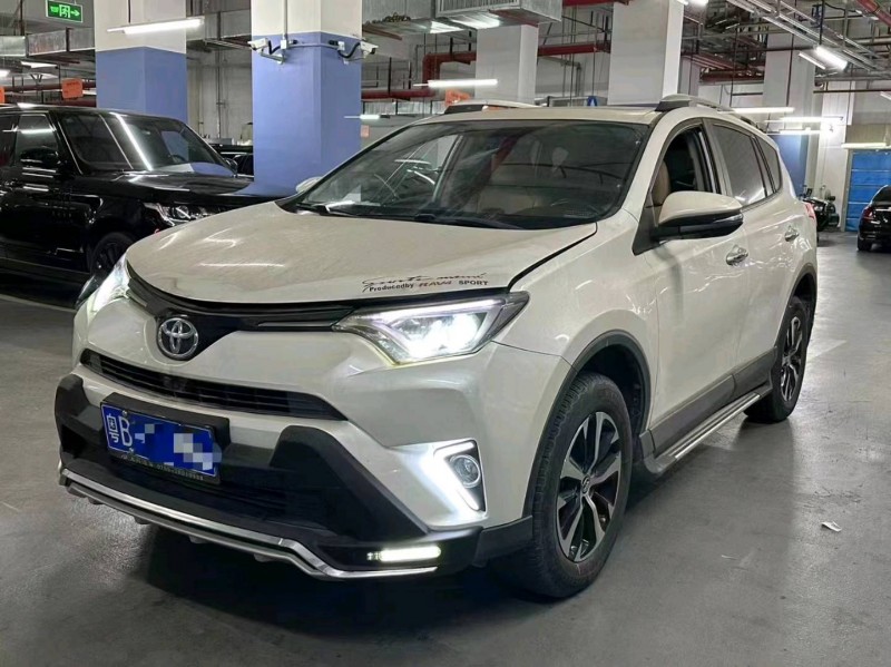 广州18年丰田RAV4荣放2