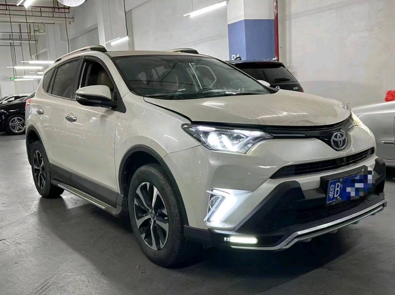 广州18年丰田RAV4荣放3