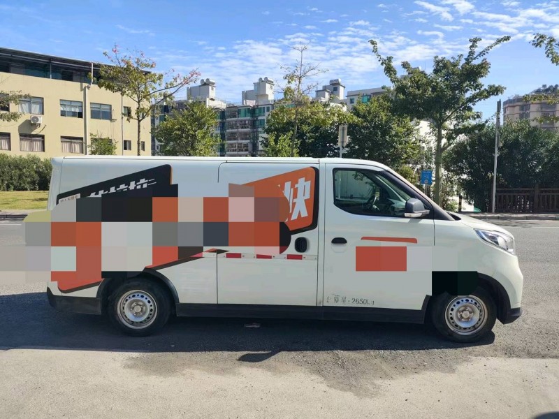 广州22年大通EV30L4