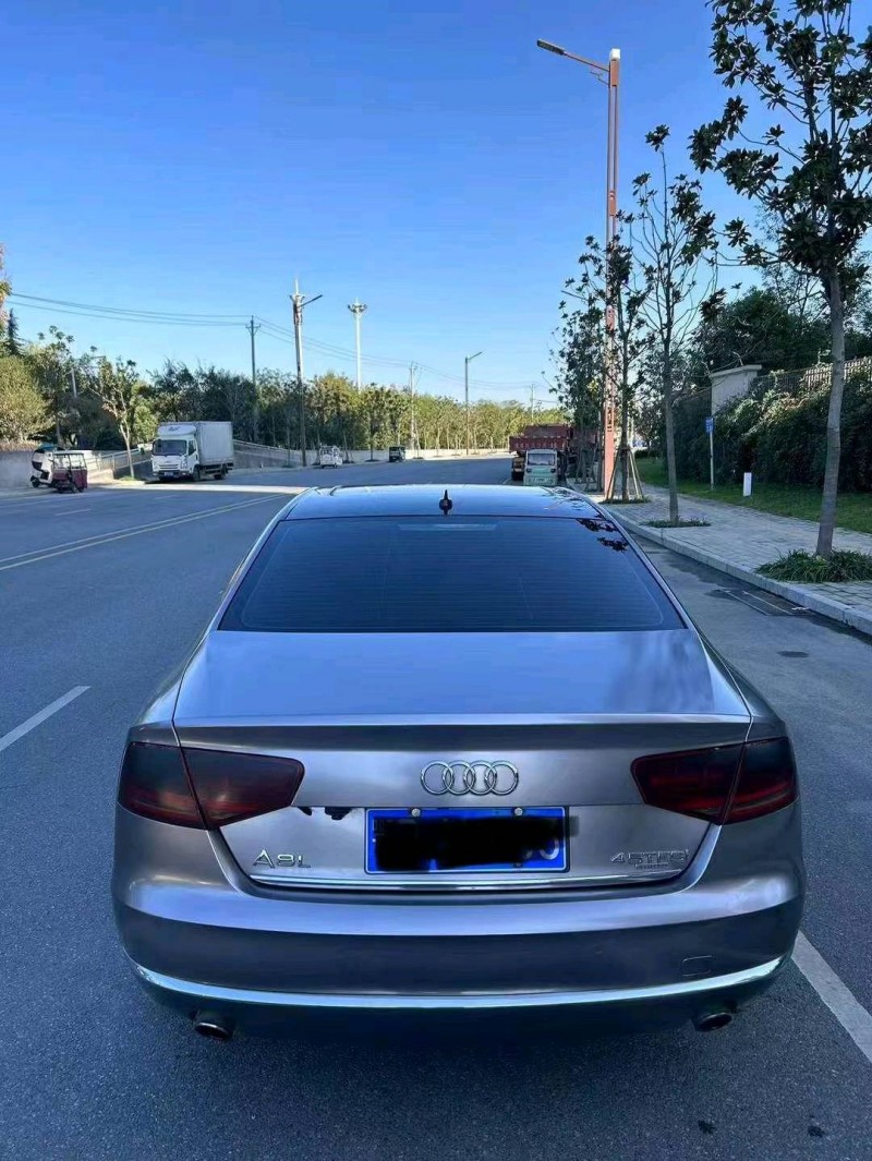 蚌埠12年奧迪A8L9