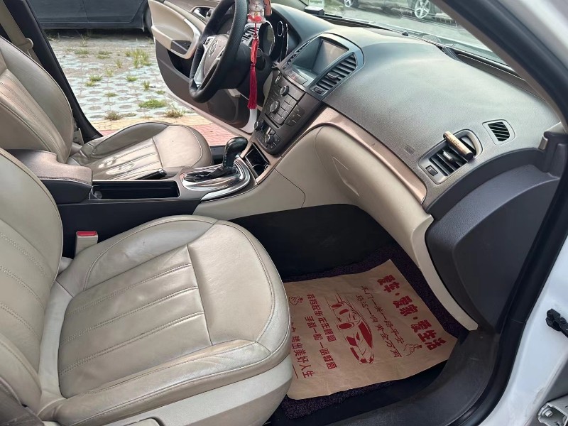 徐州12年别克君威6