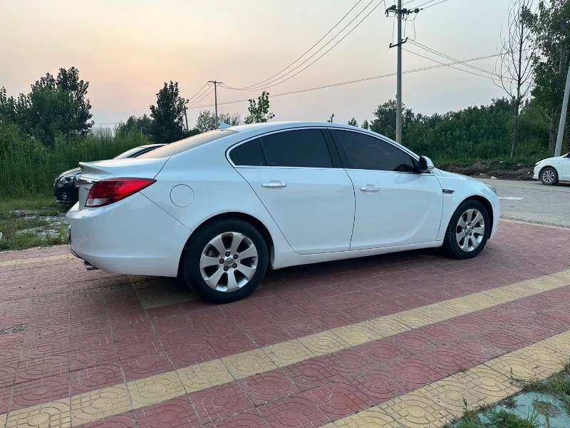 徐州12年别克君威8