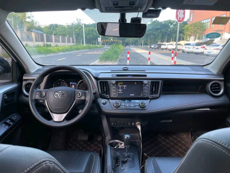 苏州19年丰田RAV46
