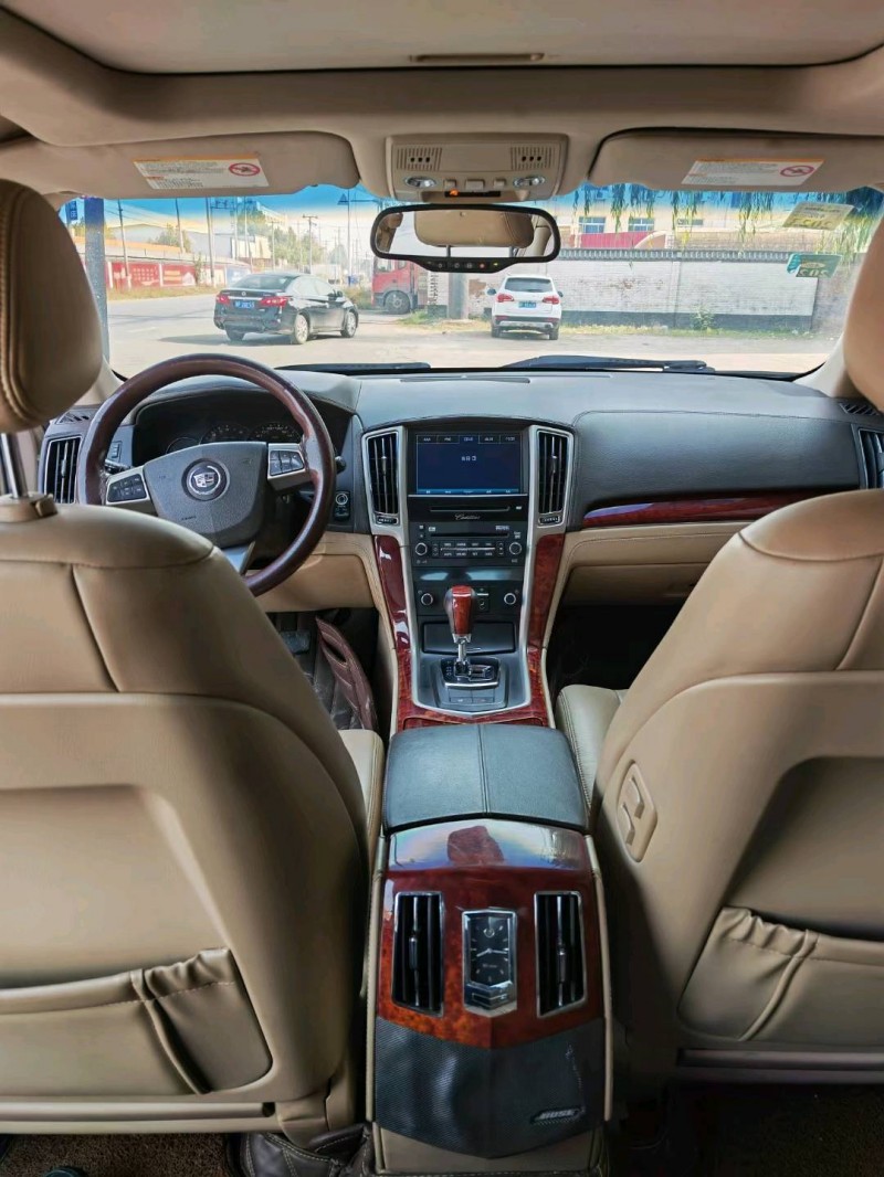 保定11年凯迪拉克赛威5