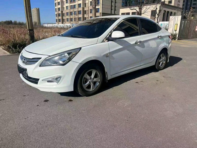 邯郸15年现代瑞纳2