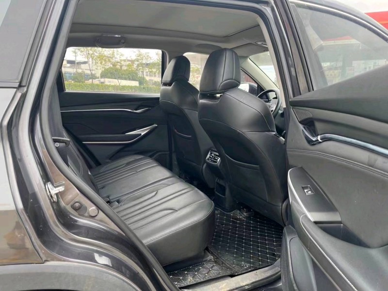 珠海20年长安汽车CS758