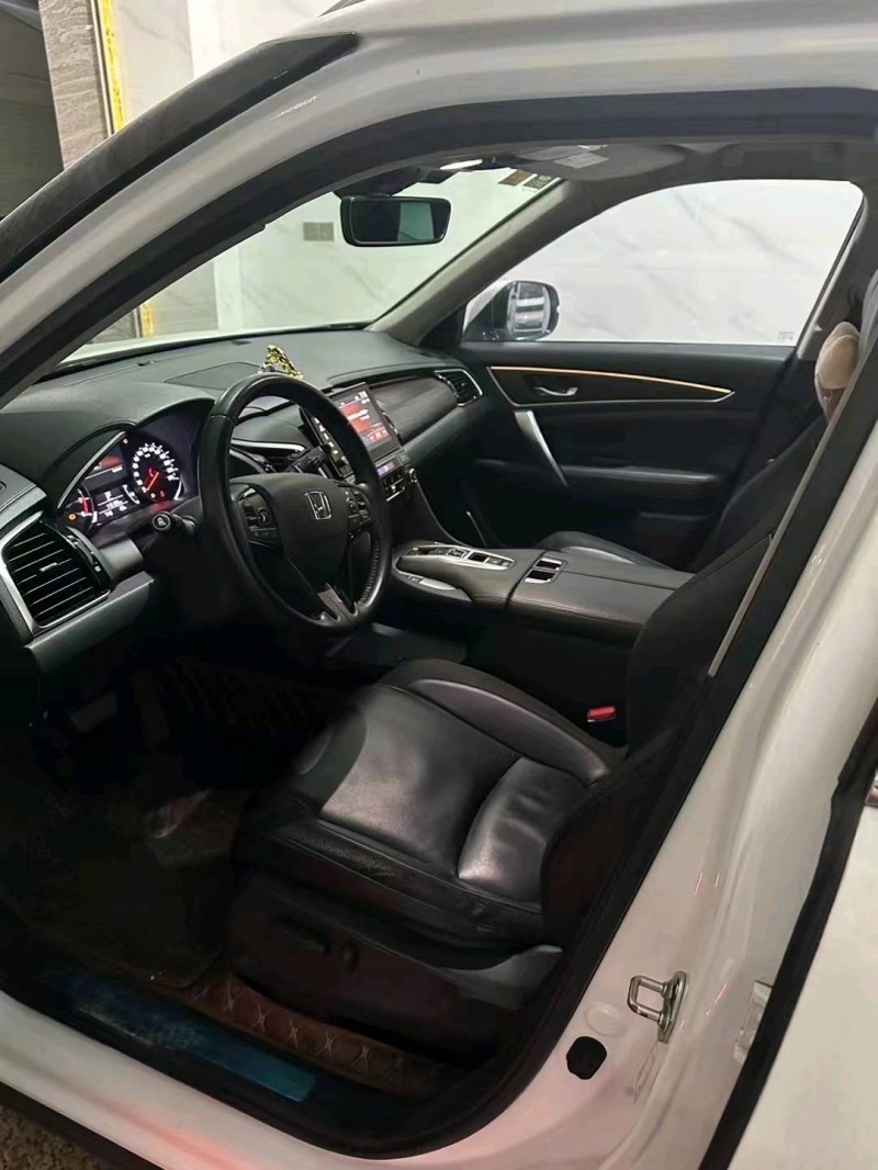 珠海17年本田冠道3