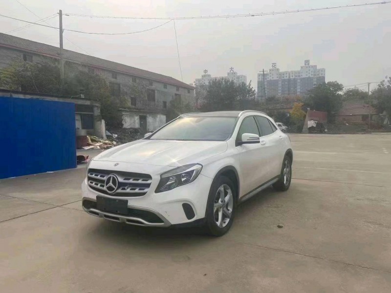 东营19年奔驰GLA2