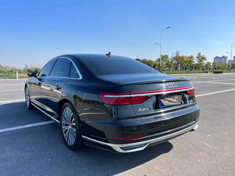盐城18年奥迪A8L9