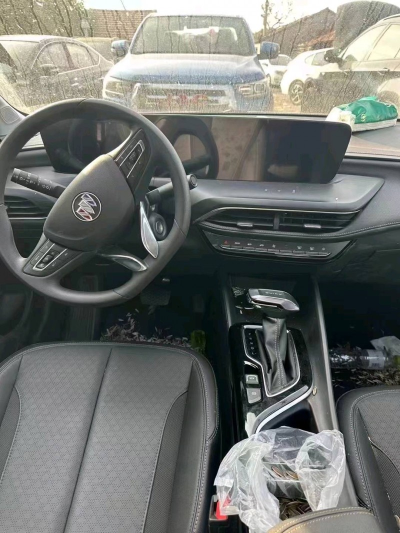 枣庄23年别克威朗7