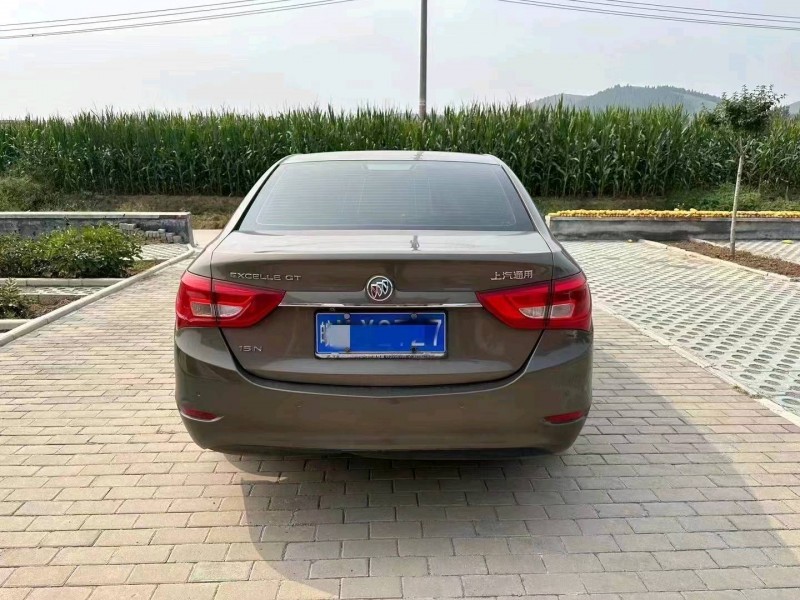 东营16年别克英朗6