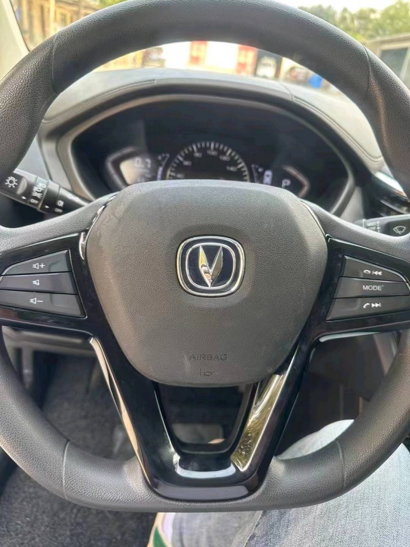 枣庄20年长安汽车悦翔9