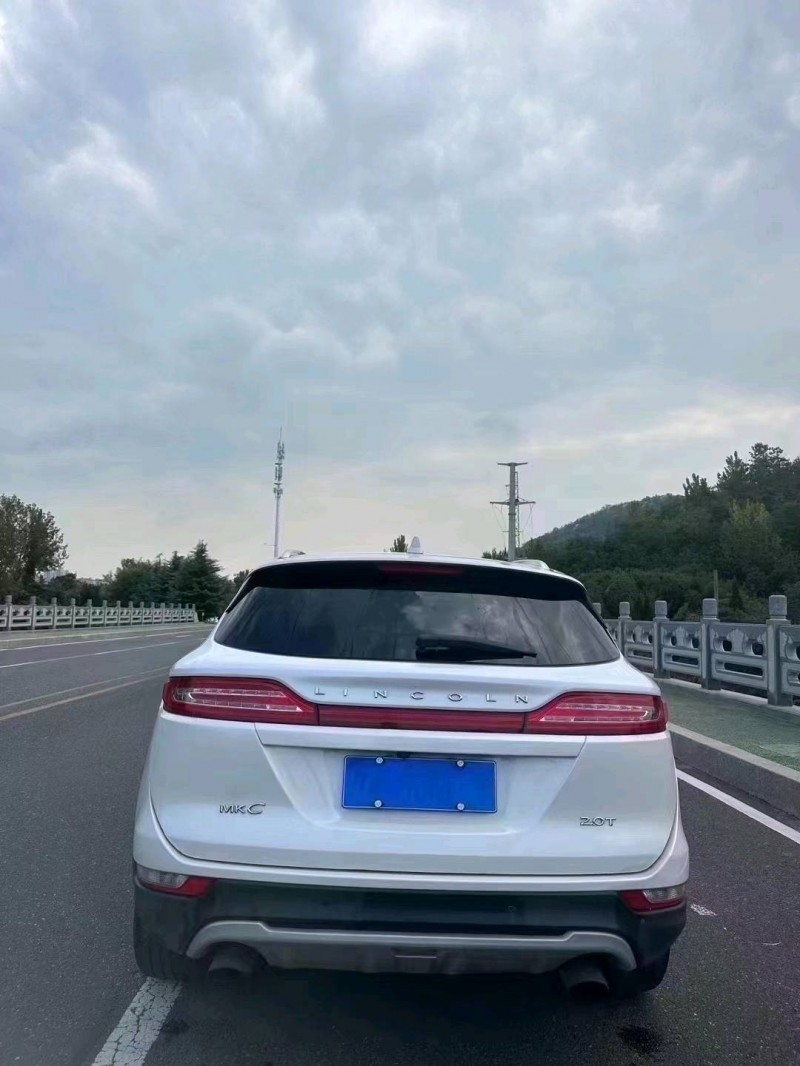 青島18年林肯MKC6
