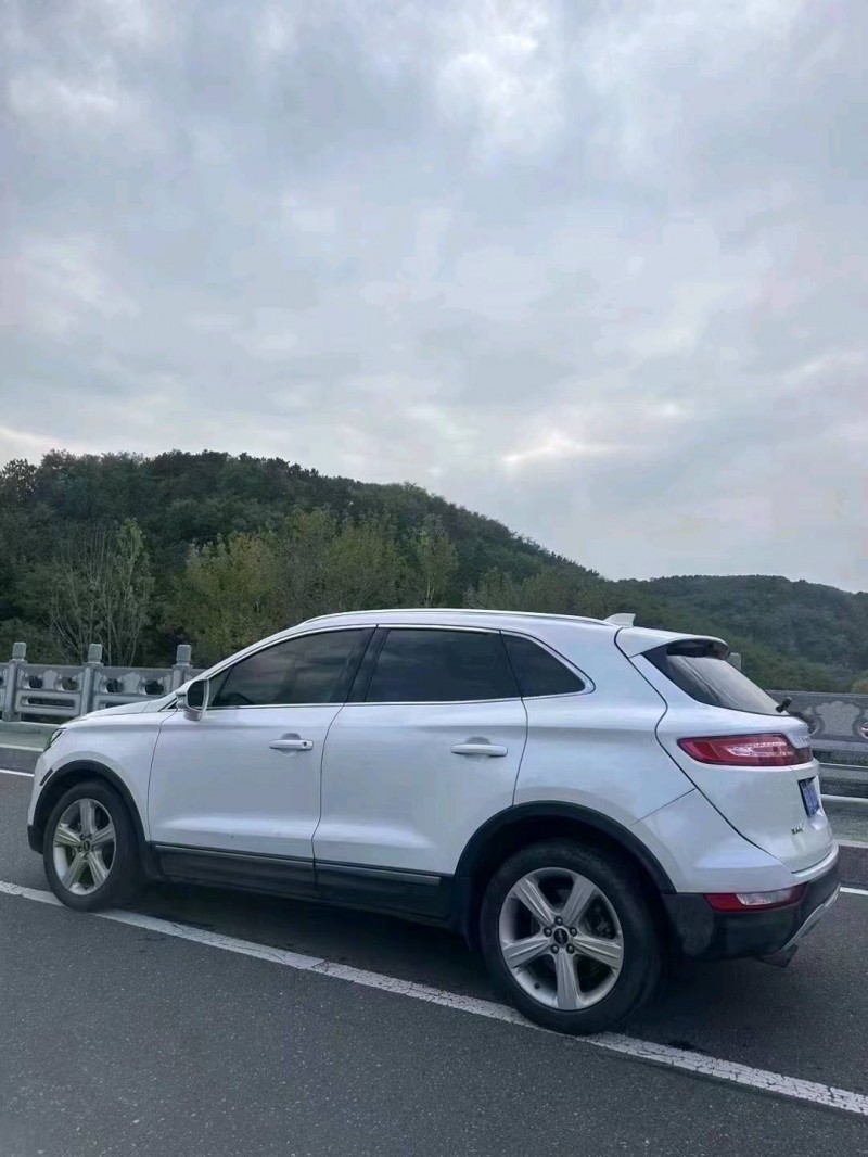 青島18年林肯MKC8