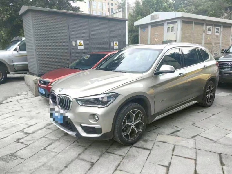 成都18年宝马X12