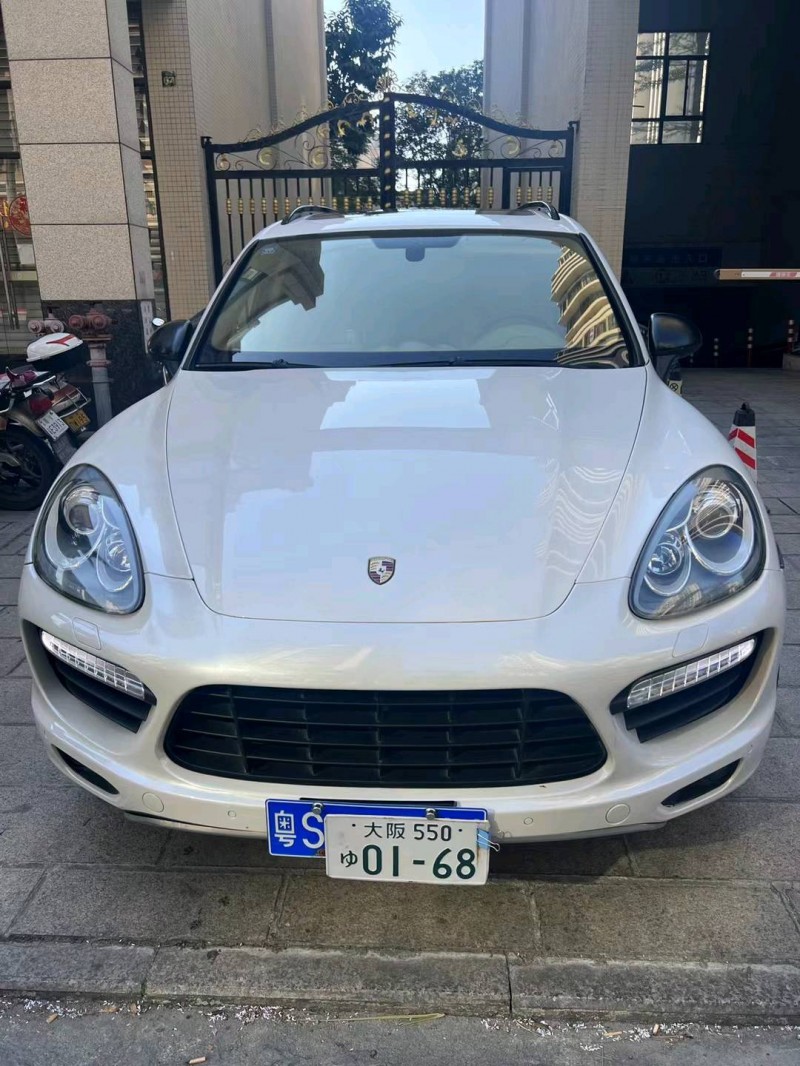 广州11年保时捷卡宴1