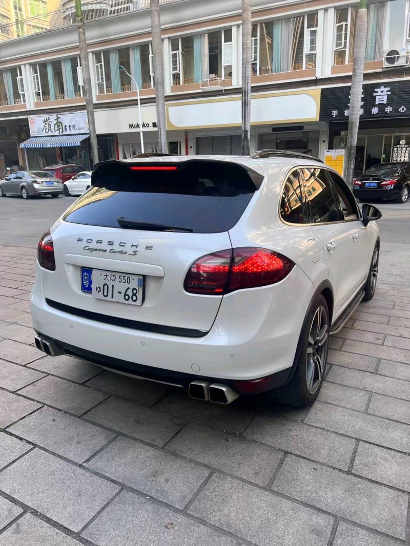 广州11年保时捷卡宴3