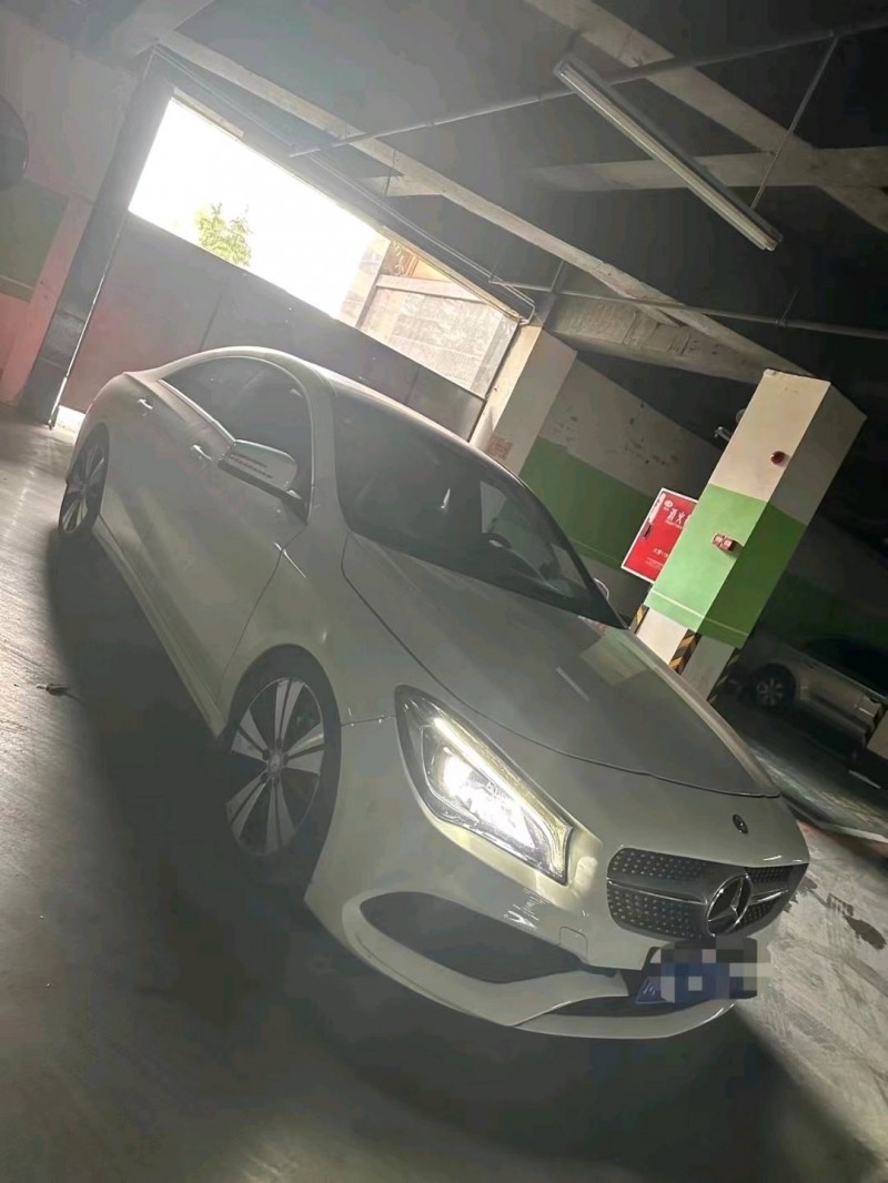 成都16年奔驰CLA3