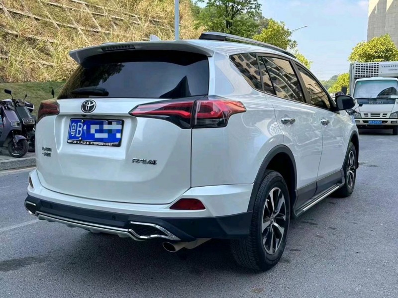 珠海18年丰田RAV4荣放4