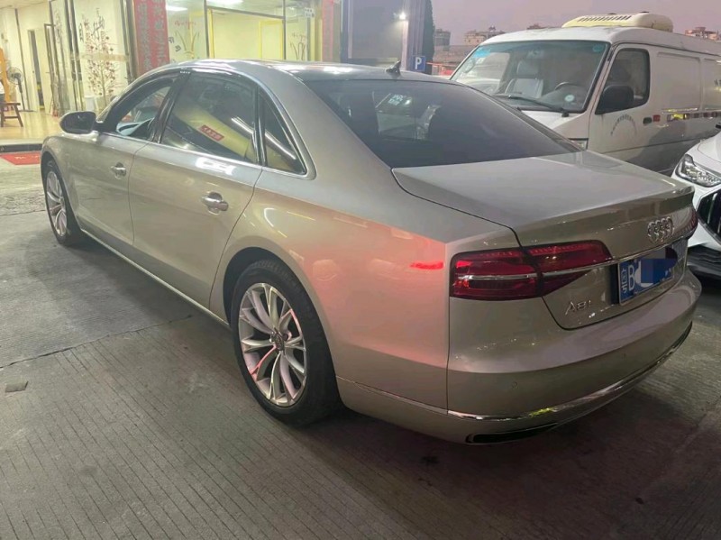 深圳15年奥迪A8L5