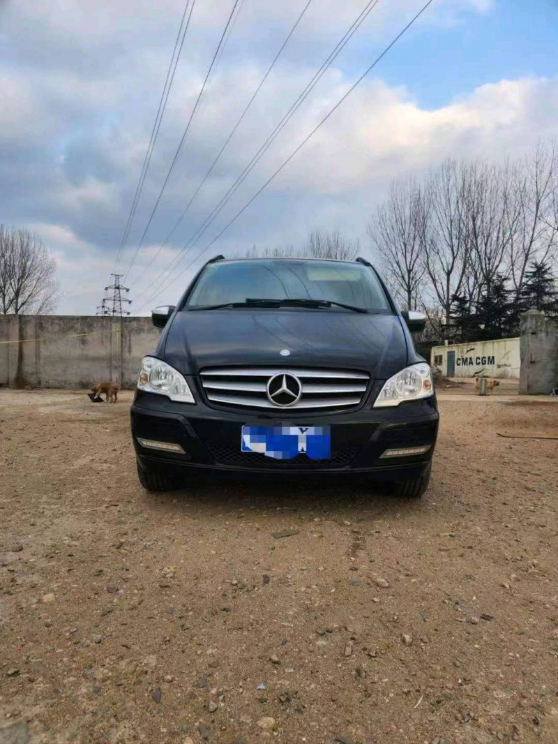 东营16年奔驰唯雅诺1
