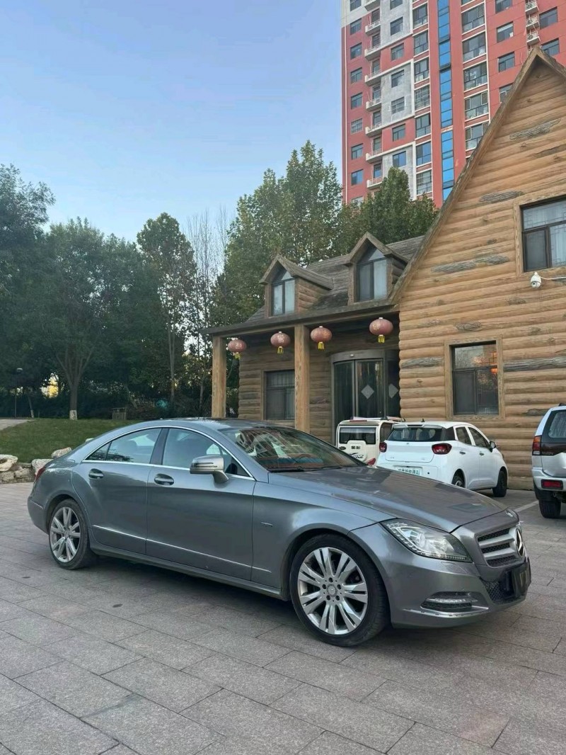邢台12年奔驰CLS3