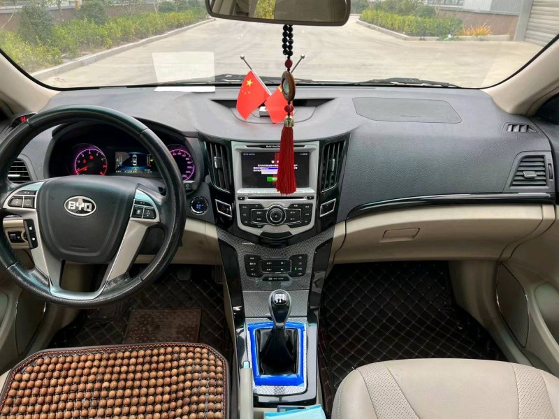 宿迁13年比亚迪速锐4