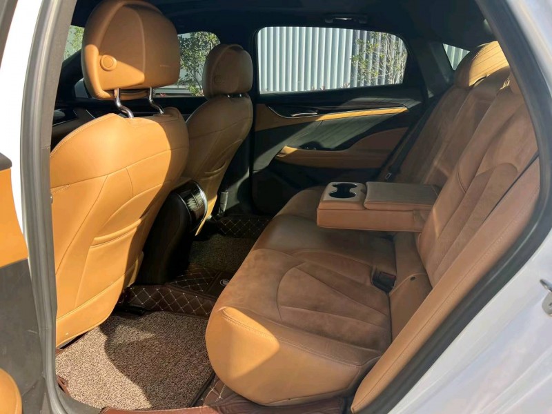 徐州17年别克君越5